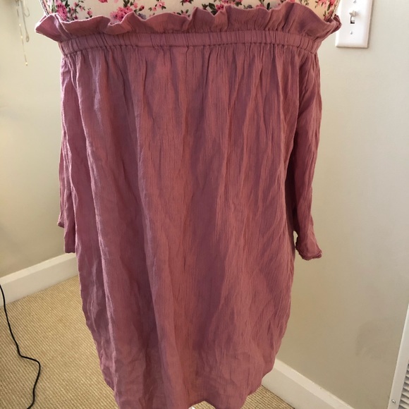 Boutique Off-The-Shoulder Top - Picture 3 of 5